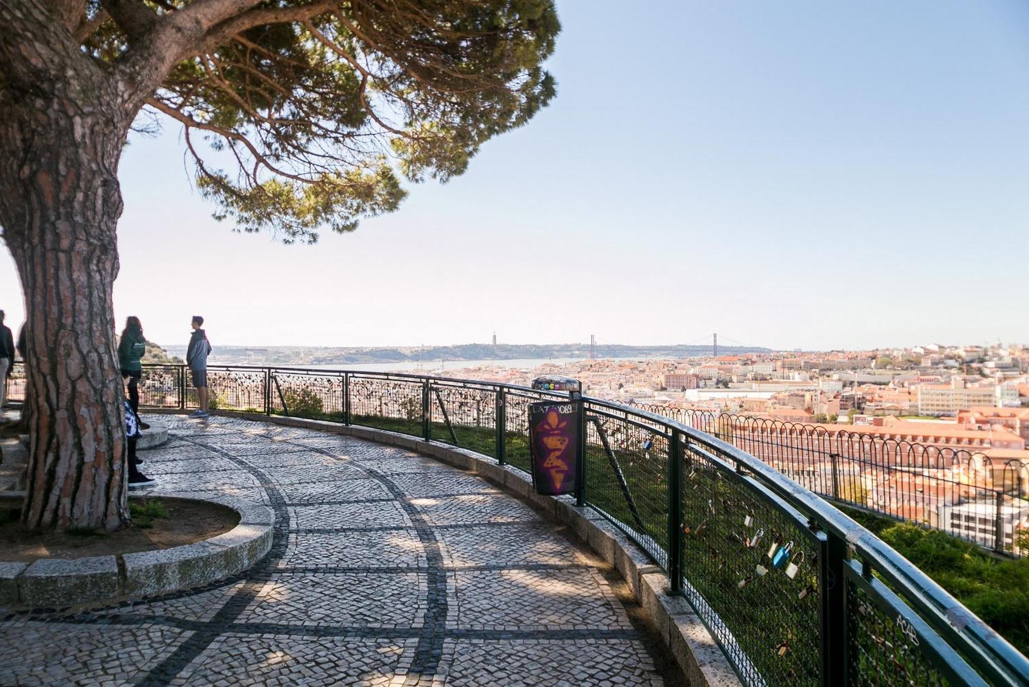Happy Stay Lisbon - Suite With A View, Private Terrace & Ac Exterior photo